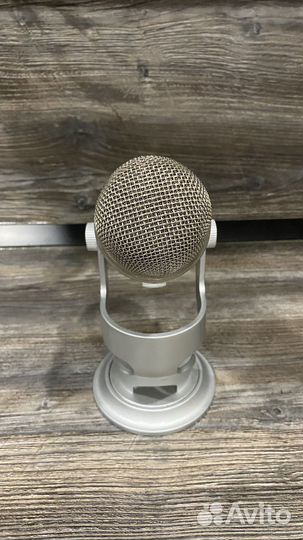 Студийный микрофон blue yeti