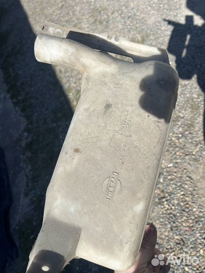 Бачок омывателя nissan skyline