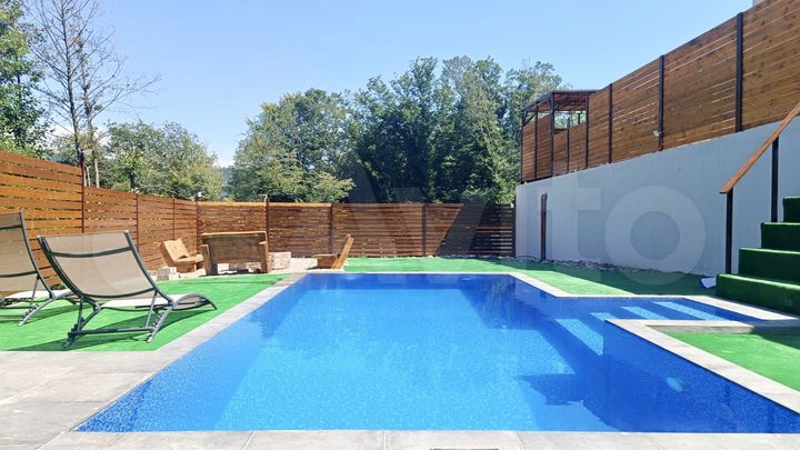 Коттедж 188 м² на участке 8 сот.