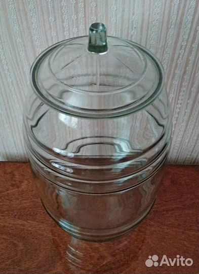 Стеклянная банка - бочка (бочонок) с крышкой