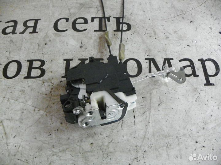 Замок двери передней правой Mitsubishi Outlander