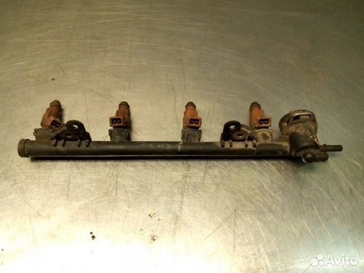 Топливная рейка Ford Mondeo 1 GBP L1F 1.6L zetec-E