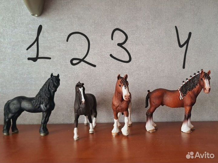 Фигурки лошадей Schleich