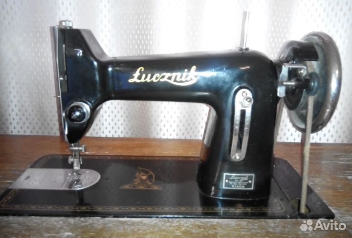Швейная машинка ножная