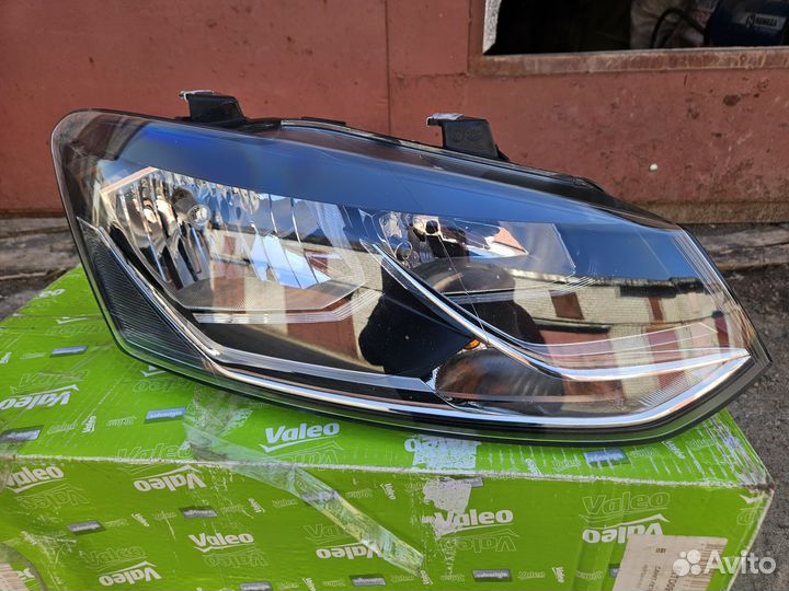 Фара правая Фольксваген Поло