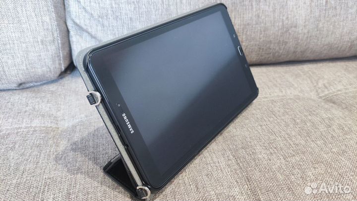 Планшет Samsung Galaxy Tab A 10.1 SM-T585 16Gb LTE