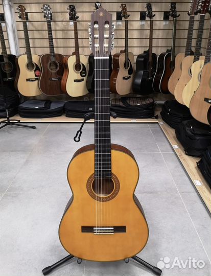 Классическая гитара Yamaha CG122MC
