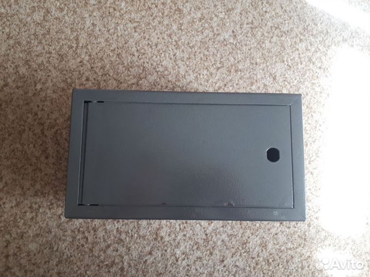 Ящик металлический с замком