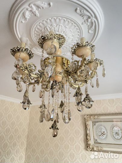 Люстра восьмиламповая в идеальном состоянии