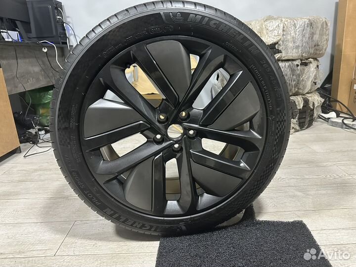 Шины диски и колеса 265/45 R21