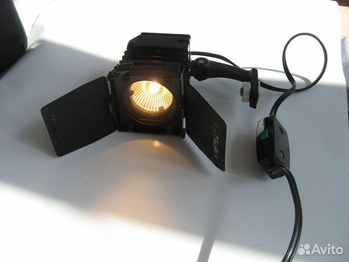 Свет для видеокамер Luxmen