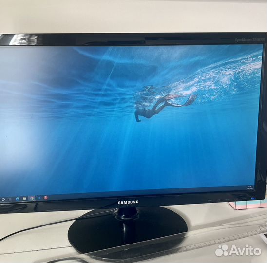 Монитор Samsung