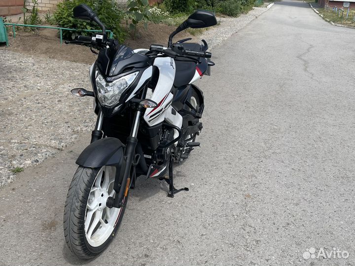 Продам мотоцикл Bajaj Pulsar NS 200, 165 км пробег