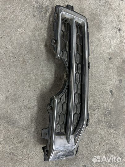 Решетка бампера правая Chevrolet Captiva C100