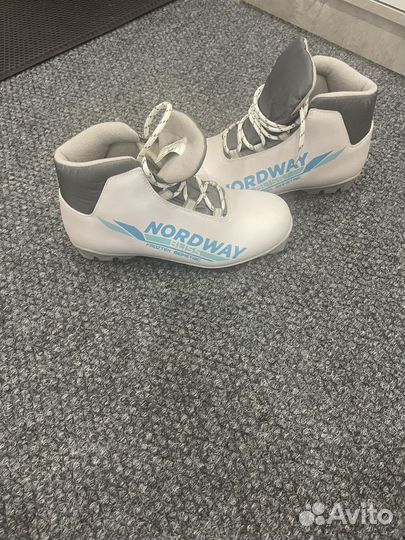 Лыжные ботинки 39 размер