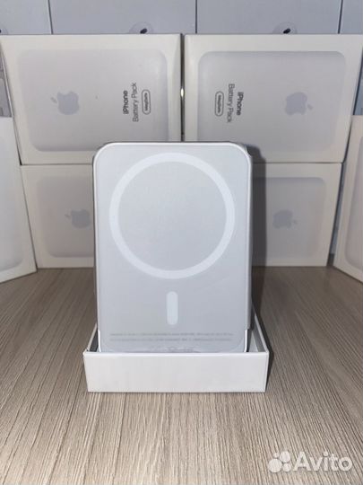 Внешний аккумулятор Apple battery pack