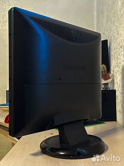 Монитор samsung SyncMaster 931c