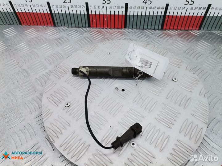 Форсунка Volkswagen Passat B5 1998 028130201J