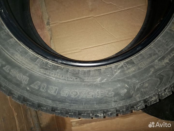 Nokia nakapelita 5.235/65 R17. 4 колеса