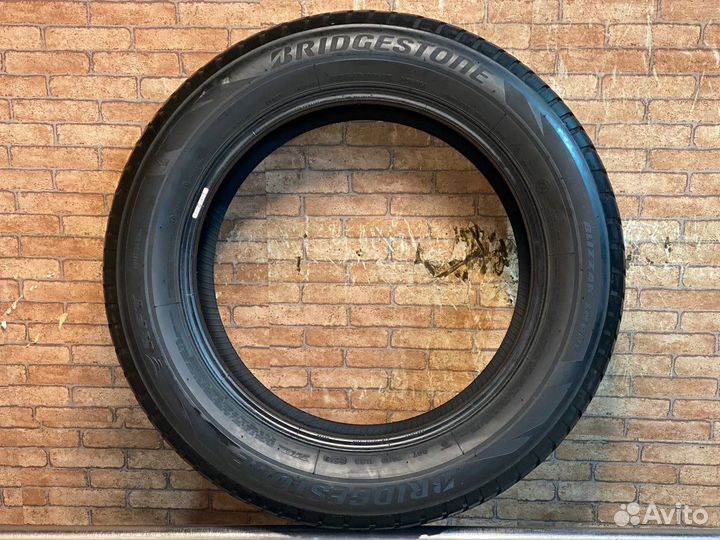 Bridgestone Blizzak LM-001 225/60 R18