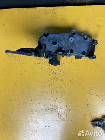 Кронштейн генератора для Volvo S60 2000-2009