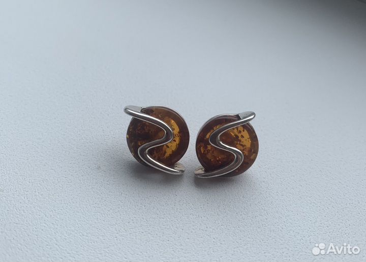 Серьги из серебра с янтарем