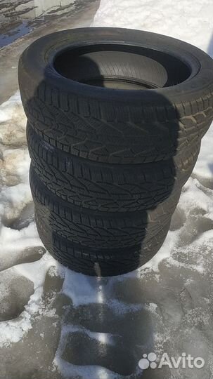 Kormoran Snow 215/55 R18 99V