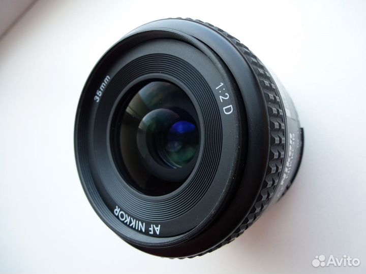 Объектив Nikon 35 mm f/2 D AF