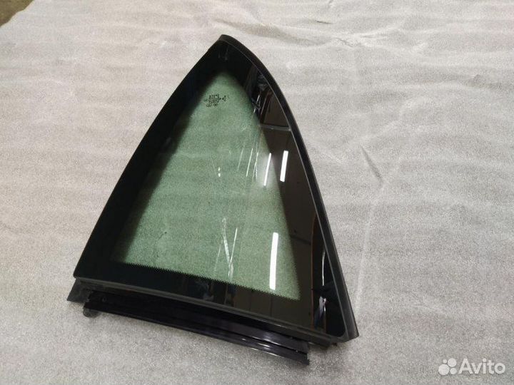 Стекло боковое заднее левое Mercedes-Benz Amg Gt S