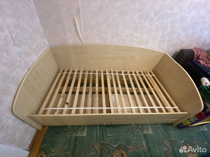 Кровать односпальная