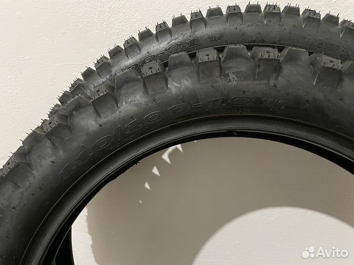 Покрышка на мотоцикл 18