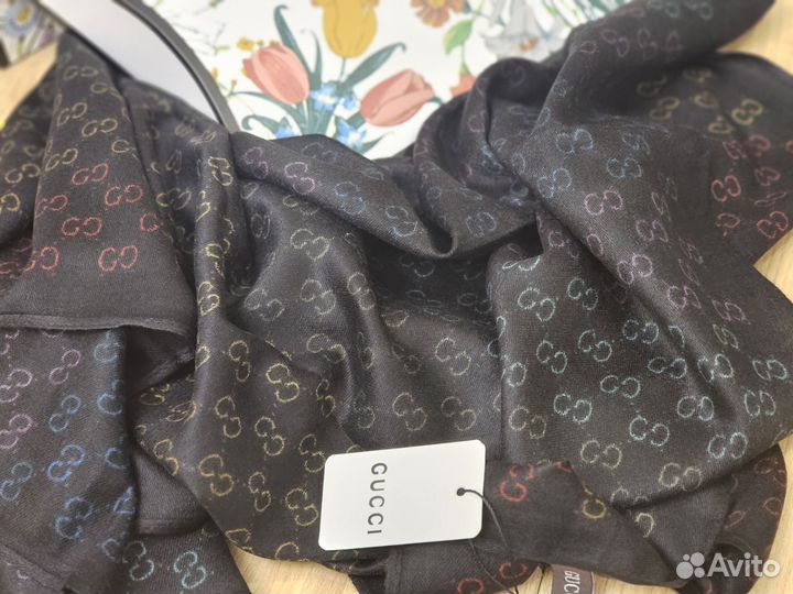 Шарфы платки палантины брендовые