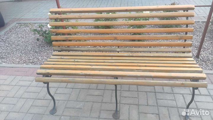 Стол и скамейка кованые