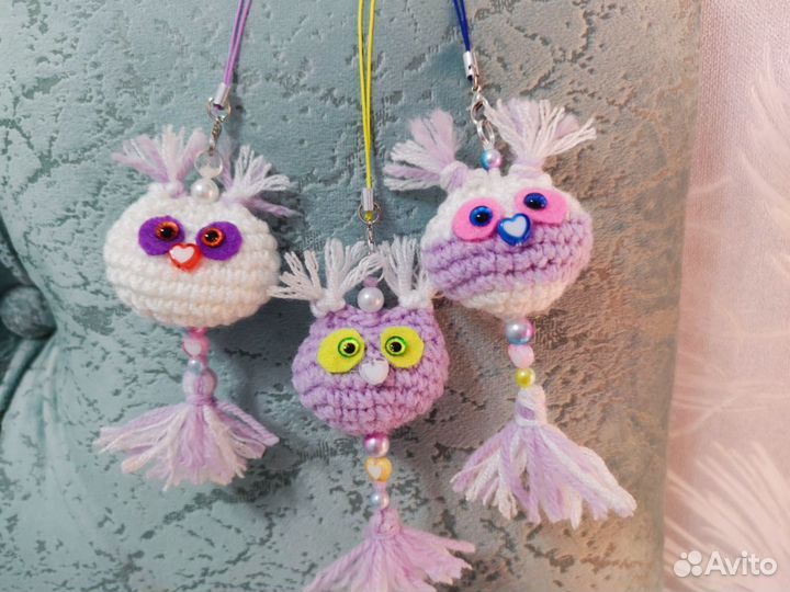 Вязаный брелок