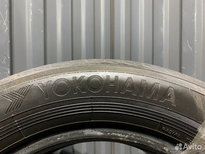 Yokohama BluEarth AE01 215/60 R16 99H