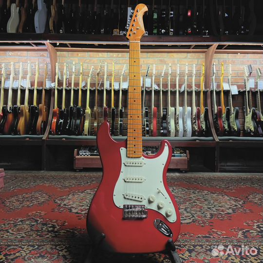 Электрогитара J&D Guitars ST-H Stratocaster SSS Red