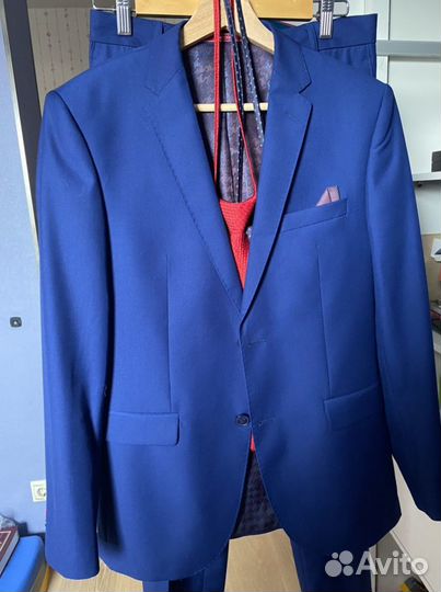 Костюм школьный 9-10 класс