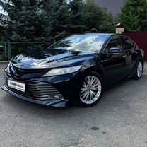 Toyota Camry 2.5 AT, 2018, 107 000 км, с пробегом, цена 3 070 000 руб.