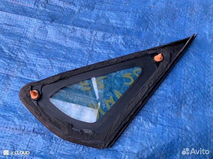 Стекло собачника на toyota prius NHW20 1nzfxe