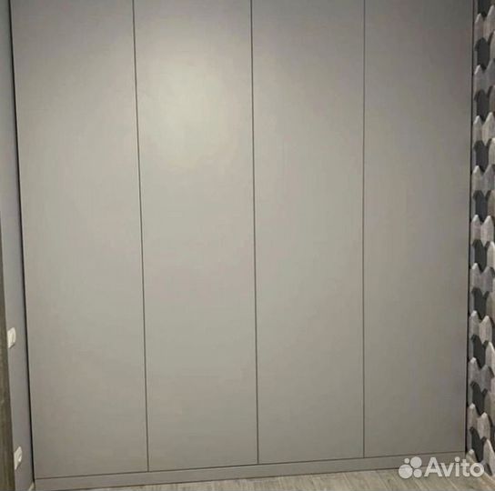 Угловой шкаф распашной