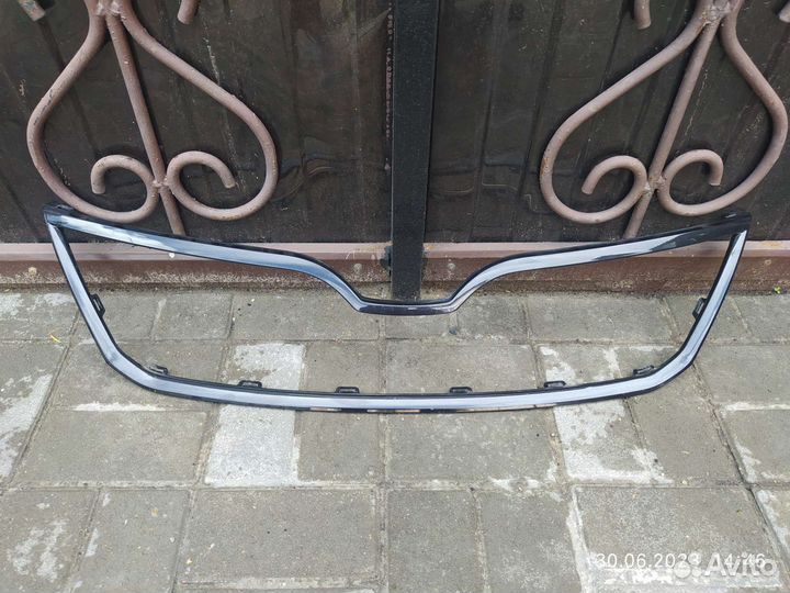 Решетка радиатора skoda rapid черная