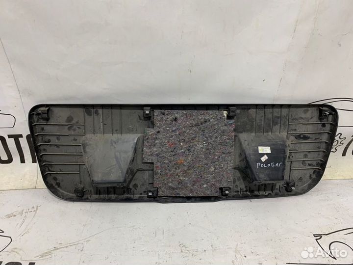 Обшивка крышки багажника Volkswagen Polo sedan