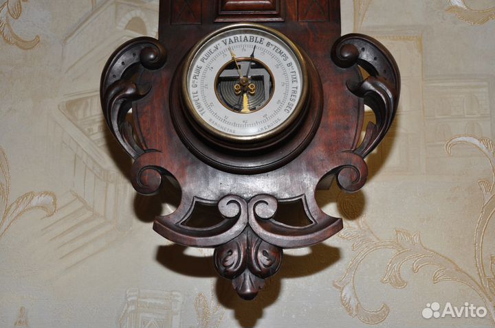 Часы настенные старинные с барометром