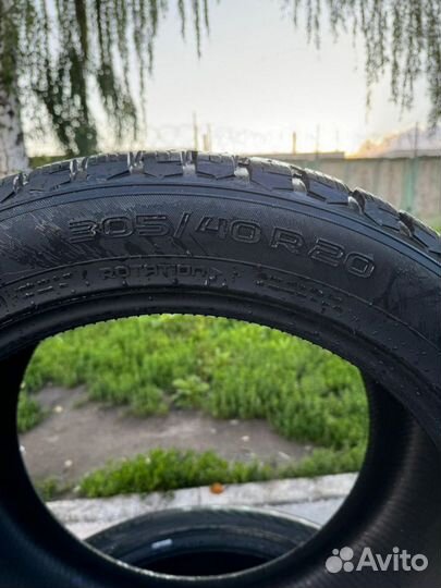 Nokian Tyres Hakkapeliitta 9 SUV 275/45 R20 и 305/40 R20 112T