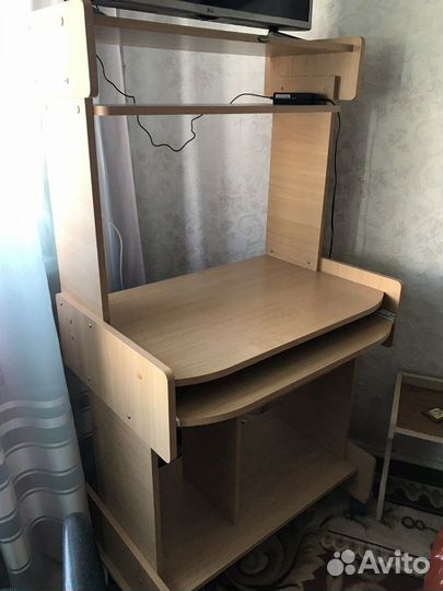 Письменный стол