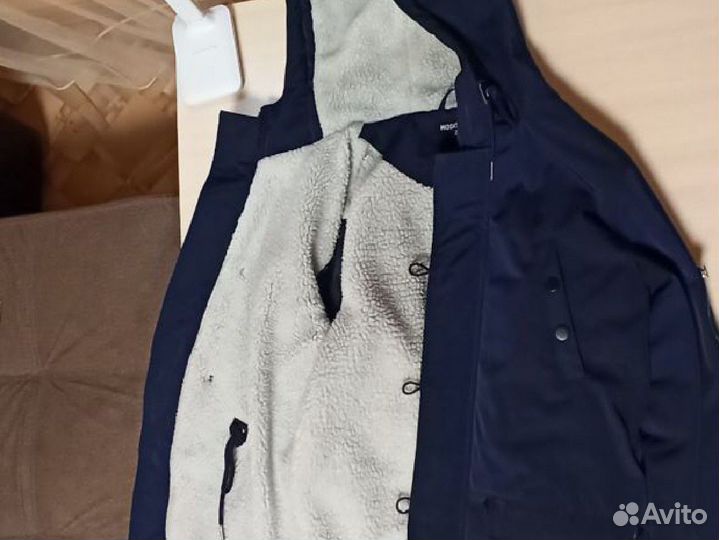 Продаю куртку зимнюю подростковую размер 42-44