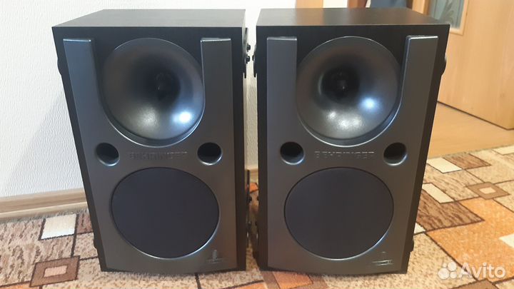 Колонки Behringer CE1000P