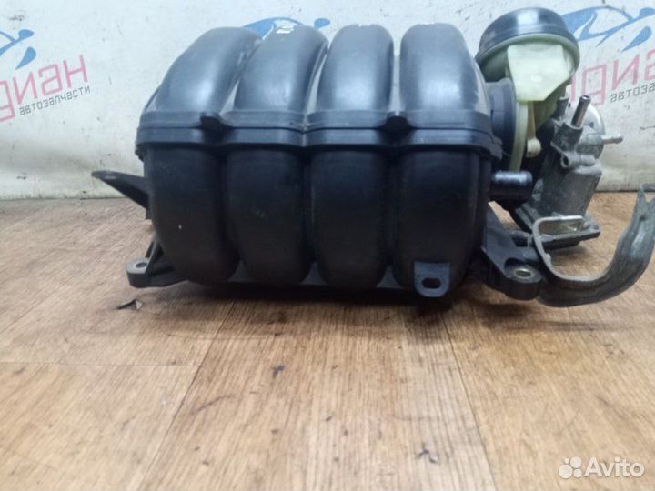 Коллектор впускной Toyota Avensis T270 1.8 2010