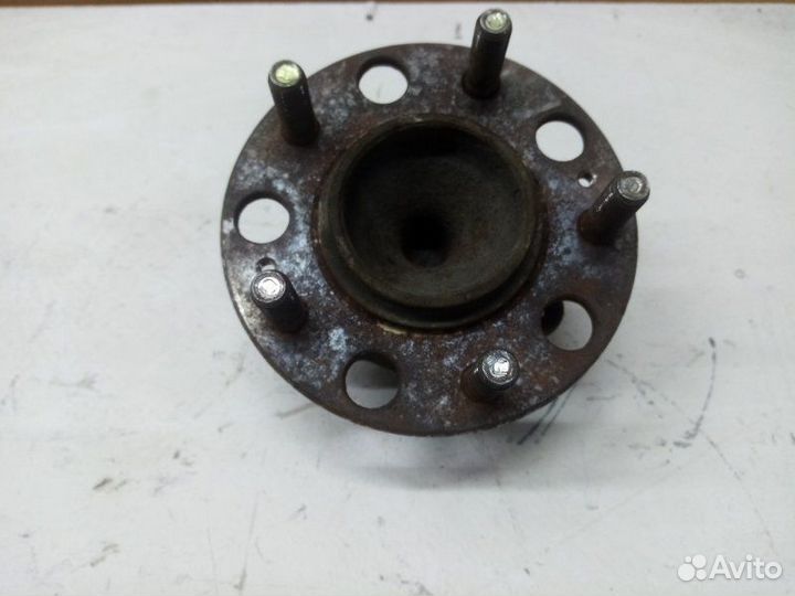 Ступица с подшипником в сборе задняя левая Kia