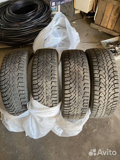 Pirelli Formula Ice 215/60 R17 100